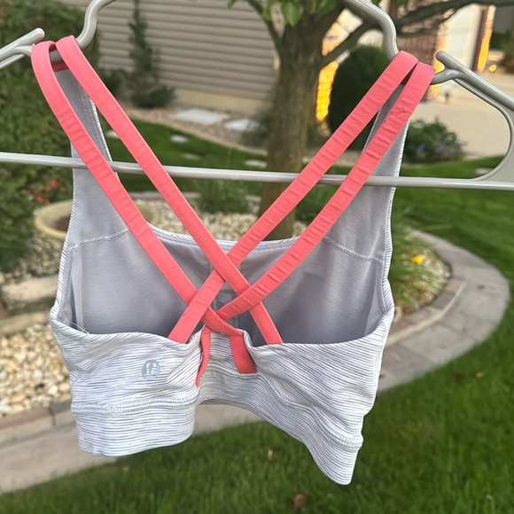 LULULEMON TRENDY SPORTS BRA 🤩 - Picture 2 of 2